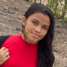 Janaína, Babá em Santa Rita