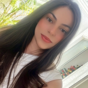 Amanda, Babá em Franca