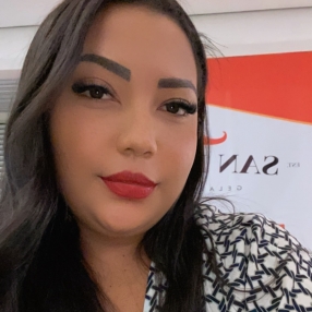 Stephanie Vitoria, Babysitter in Manaus