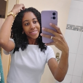 Grazielle, Babá em Três Rios