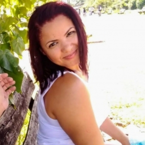 Patrícia, Babá em Abreu e Lima