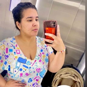 Victoria, Babysitter in Trindade