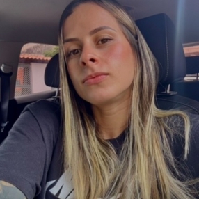 Karen, Babá em Salto