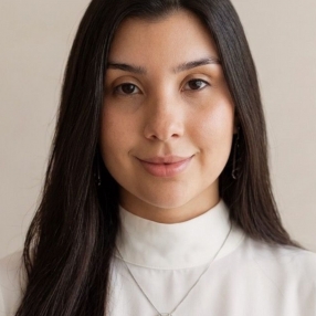 Julia Sankari, Babá em Curitiba