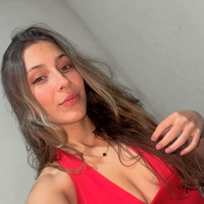 Júlia, Babá em Pedro Leopoldo