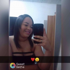 Mikaela, Babá em Ponte Nova