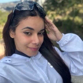 Iris, Babá em Ribeirão das Neves