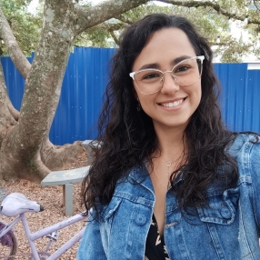 Khetlin, Babysitter in Estância Velha