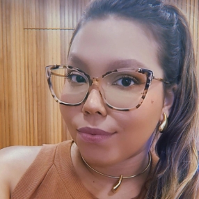 TAYNARA, Babá em Franca