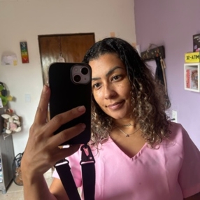 Alessandra, Babá em São Paulo
