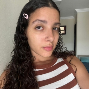 Luiza, Babysitter in Vila Velha