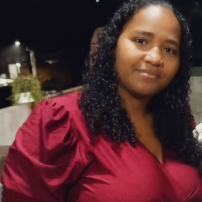 Nadine, Babá em Viana