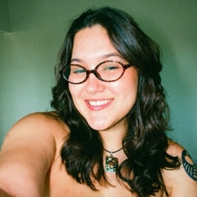 Emily, Babysitter in Recife