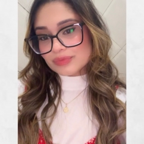 Júlia, Babá em Santa Luzia
