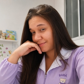 Larissa, Babá em Embu-Guaçu