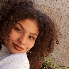 Larissa, Babysitter in São Sebastião
