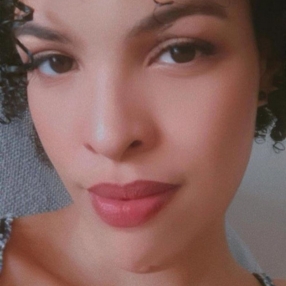 Rayane, Babá em Recife