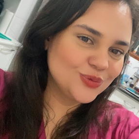 Thaís, Babá em São Vicente
