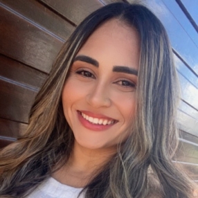 Maria José (Jô), Babá em Brasília