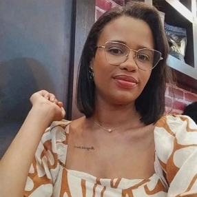 Natália, Babá em Itaguaí