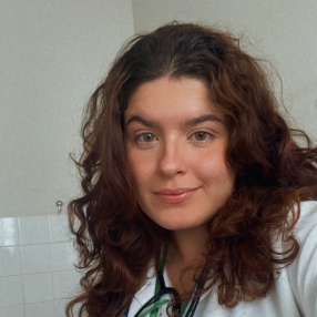 Ana Luísa, Babysitter in Uberaba