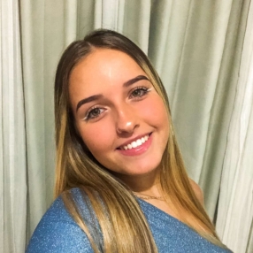 Ana, Babysitter in Imbé