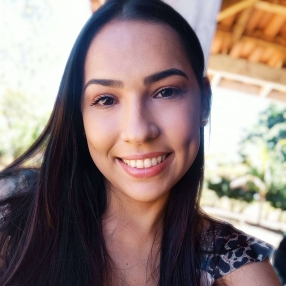Leticia, Babá em Várzea Grande