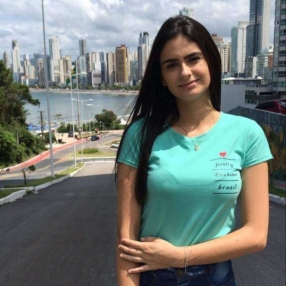 Tainara, Babá em Araranguá