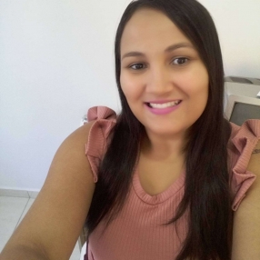 Carla Rodrigues Da Silva, Babá em Governador Valadares