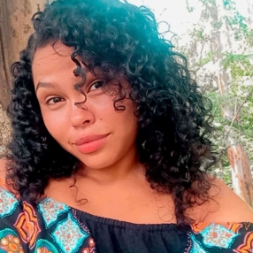 Sabrina, Babá em Queimados