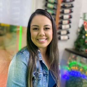 Pamella, Babá em Dois Córregos