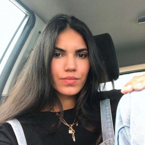 Laryssa, Babá em Jaraguá