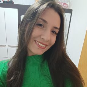 Giulia, Babysitter in Santo Ângelo