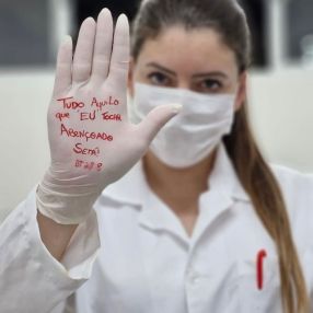 Evelin, Babá em Pinhais