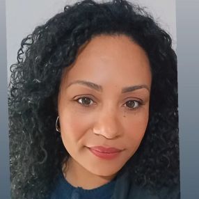 Naihara, Babysitter in Curitiba