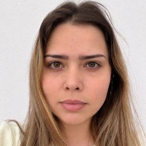 Francini, Babysitter in Joinville