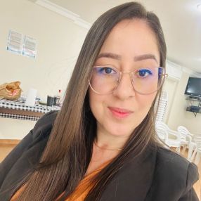 Jaqueline, Babá em Pedras de Fogo
