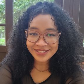 Sara, Babá em Tubarão