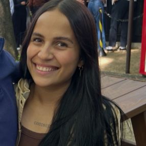 Beatriz, Babysitter in Curitiba