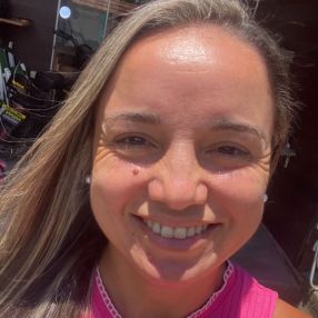 Aline, Babá em Penha