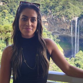 Luana, Babá em Navegantes