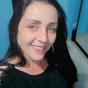 Luciana, Babá em Nova Santa Rita