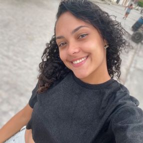 Bella, Babá em Altinho