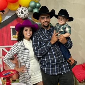Amanda, Família em Trindade