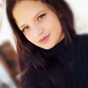 JENIFER APARECIDA DE, Babá em Três Pontas