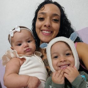 Mikaela, Família em Carapicuíba