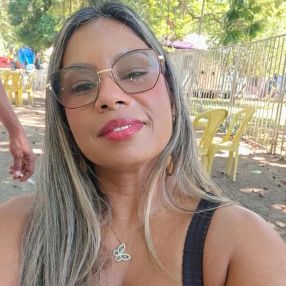 Daniele, Babá em Mesquita