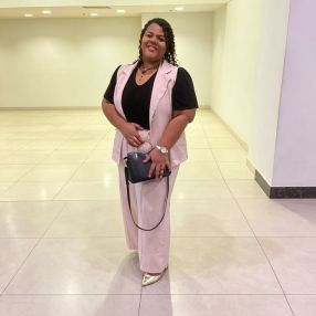 Priscila, Babá em Mesquita