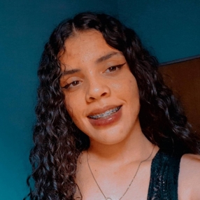 Júlia, Babá em Barra do Garças