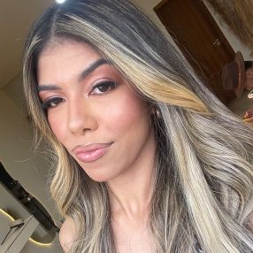 Cintya Oliveira, Babá em Montes Claros